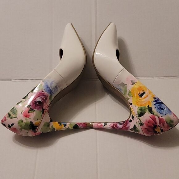 CHRISTIAN SORIANO FOR PAYLESS FLORAL HEELS PUMP - Picture 11 of 16